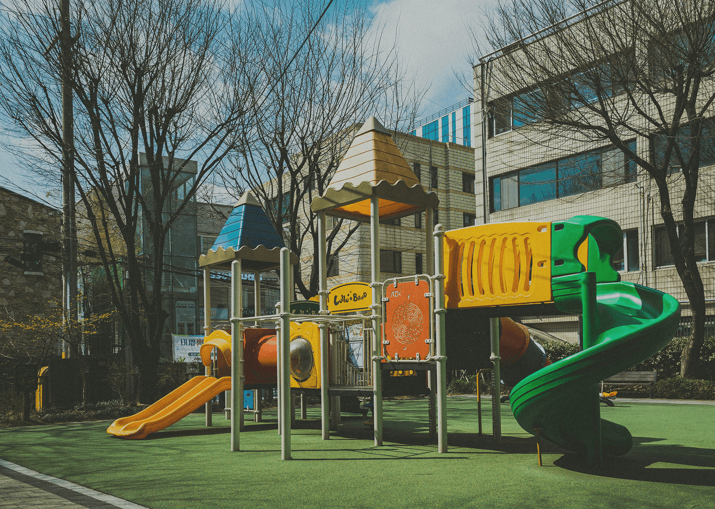 spielplatzbau und  pflege in berlin